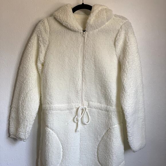 NWT Aerie Teddy Bear Sherpa Onesie Jumpsuit in Cream - Picture 3 of 9